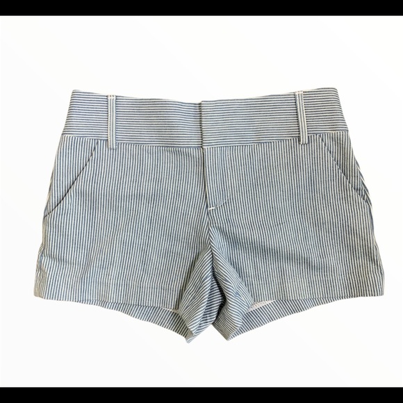 ALICE & OLIVIA Cady Clean PinStripe Shorts With Pockets Blue Size 2 - Picture 3 of 9